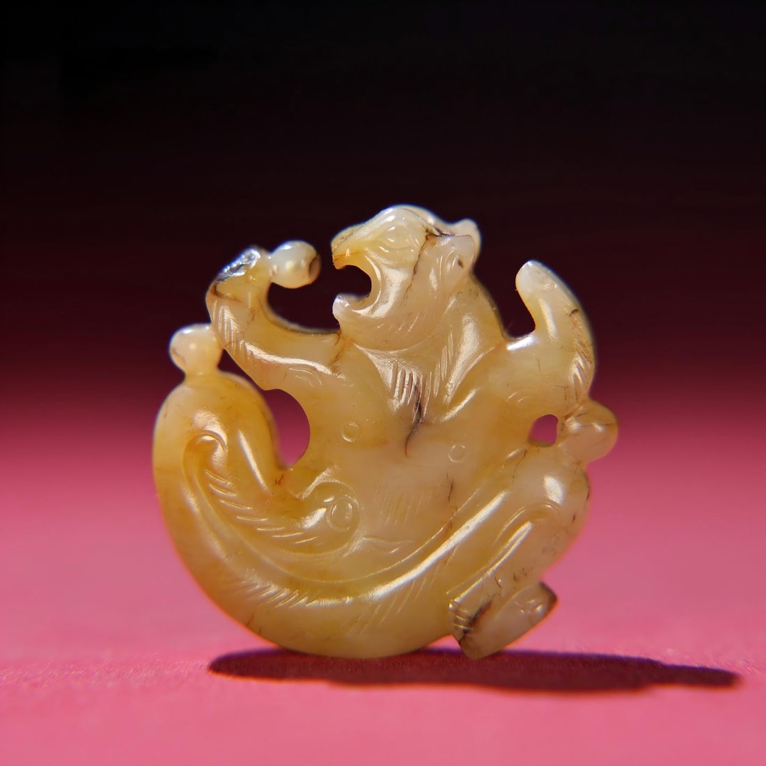 Exquisite antique, Hetian jade bear pendant with full patina. (1 of 10)