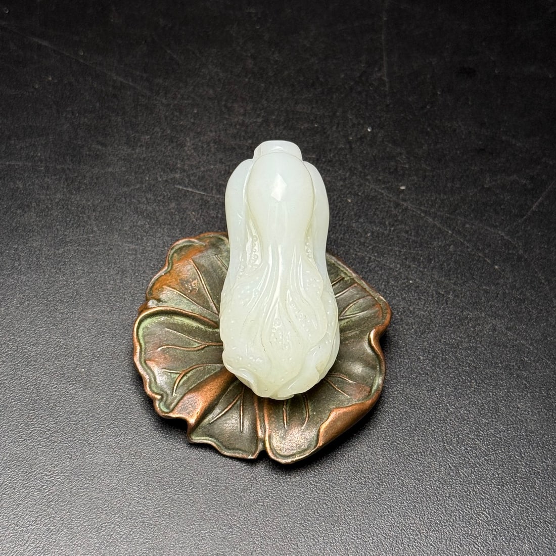 Hetian jade ornaments: Hetian jade ornament, dimensions 46x22x23mm, weight 32g Provenance:Mrs. Amily, Washington, DC. Our dedicated team expertly handles both domestic and global shipping arrangements.We also offer