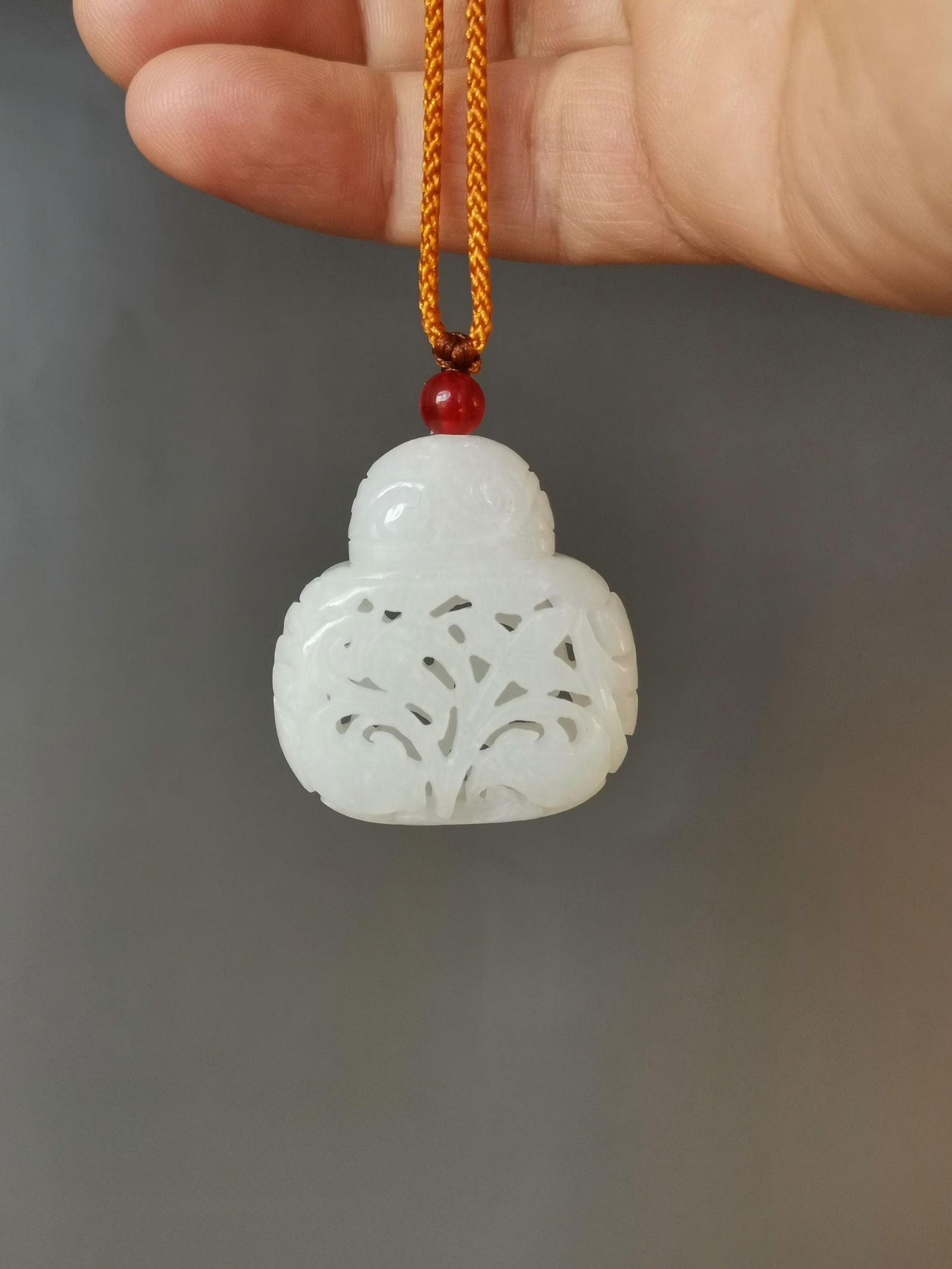Hetian jade sachet pendant (1 of 9)