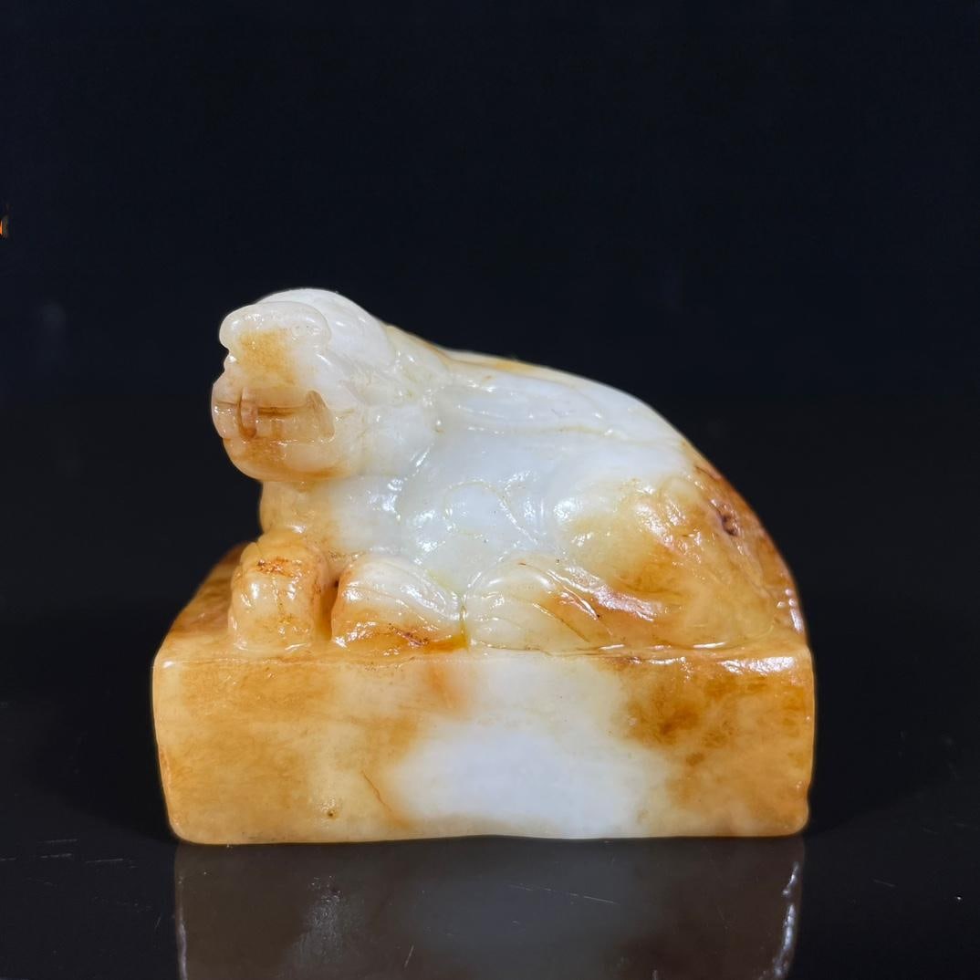 Treasured Hetian jade pebble carved seal (1 of 9)