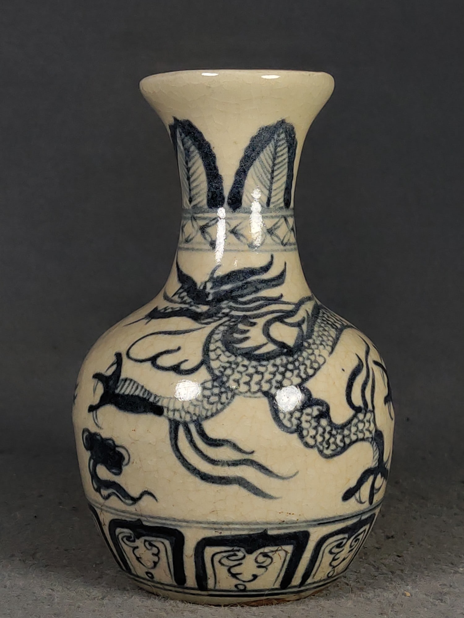 Yuan Dynasty Blue and White Dragon Pattern Open-Mouth Vase (1 of 7)