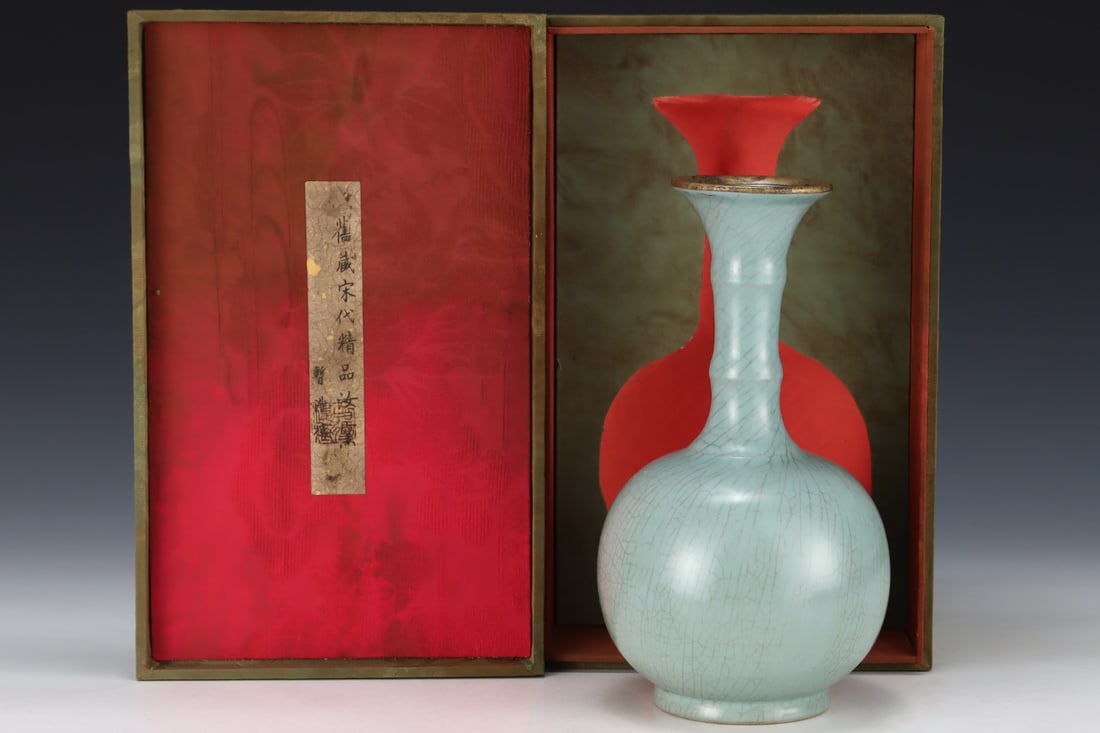 Formerly in the collection of a Song Dynasty Ru ware sky-blue glazed bamboo-shaped vase (1 of 9)