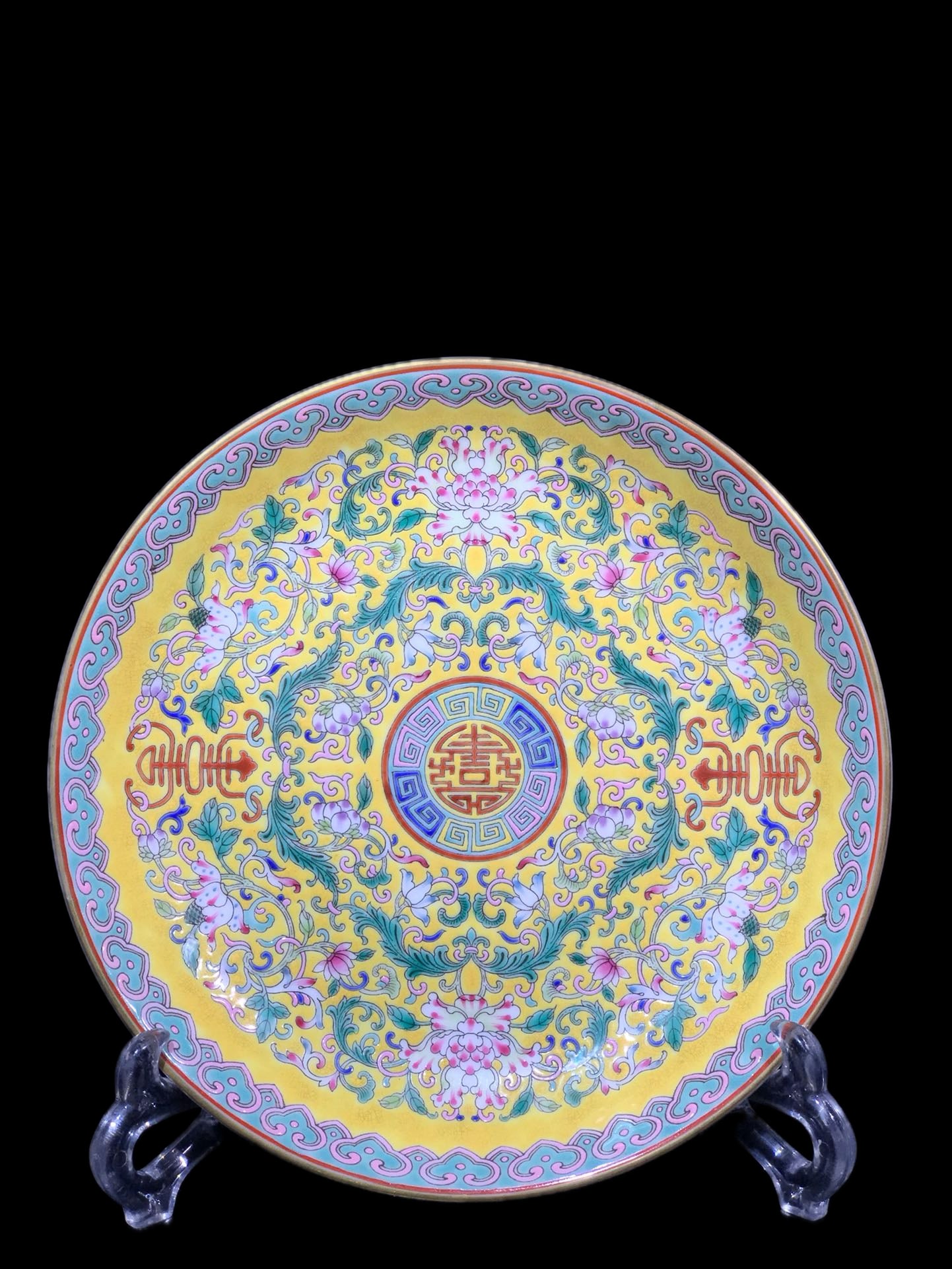 Qianlong Enamel Gilded Plate: A Qianlong enamel-painted and gilded plate, handmade, with a beautiful shape, upright and elegant form, and in excellent condition. Provenance:Private collection from a professor in Harvard University