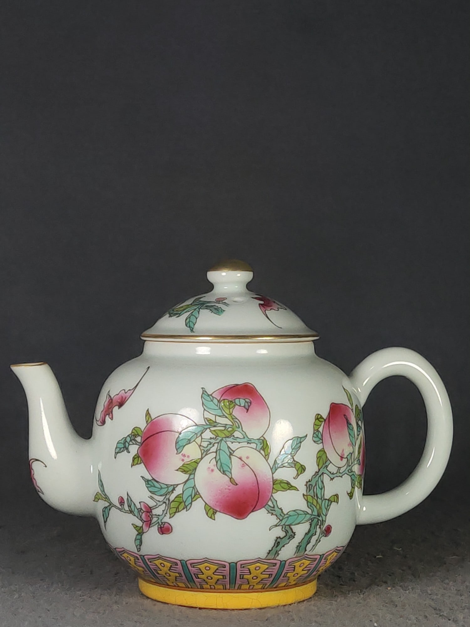 A high-grade enamel-painted longevity teapot made during the Qianlong period (1 of 7)