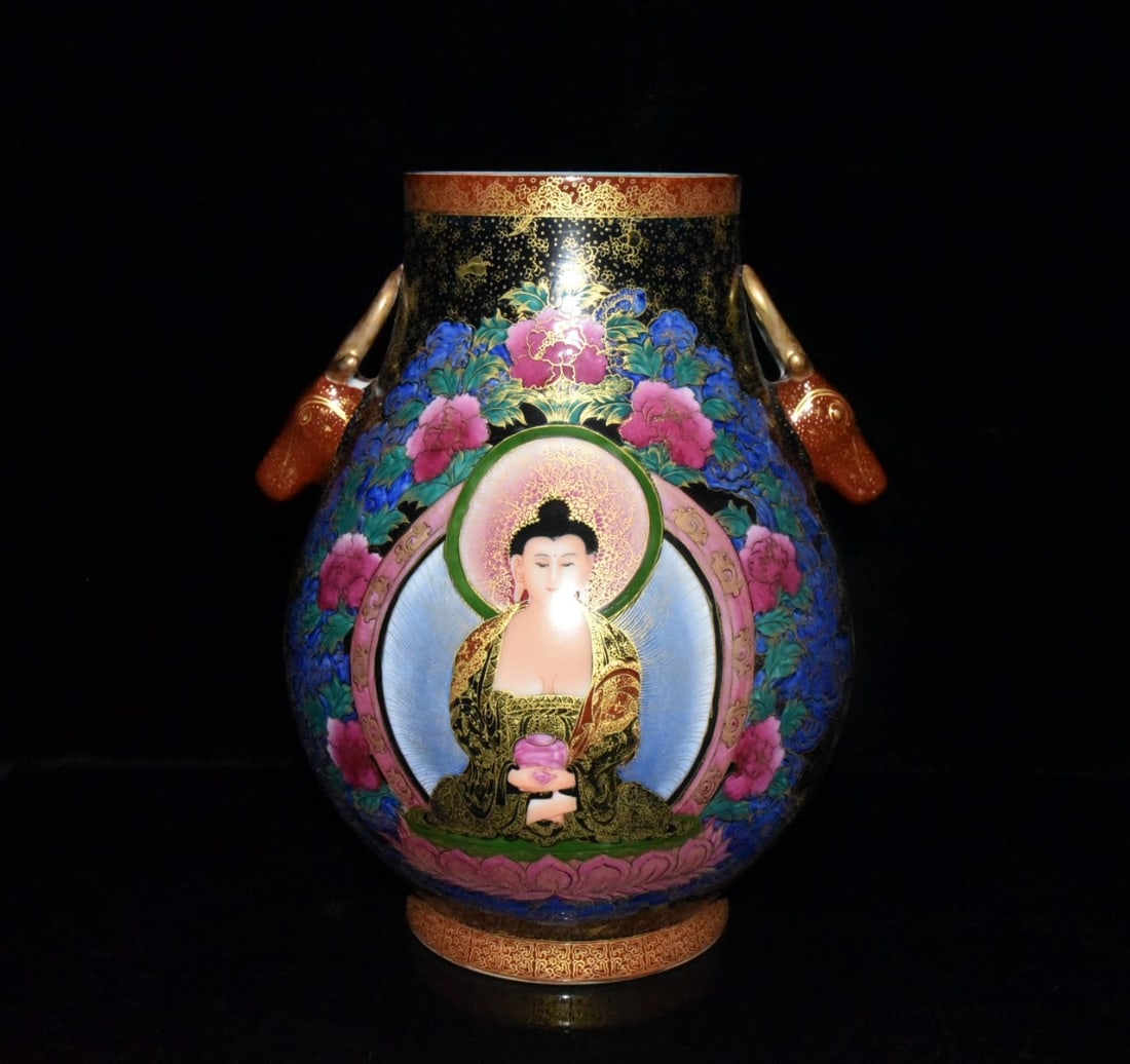 Qing Dynasty Qianlong period enamel-painted gold Guanyin deer head vase: A Qing Dynasty Qianlong period enamel-painted and gilded Guanyin deer-head vase, 30.5 x 26 cm Provenance:Private Estate, Michigan. Our dedicated team expertly handles both domestic and global shipping