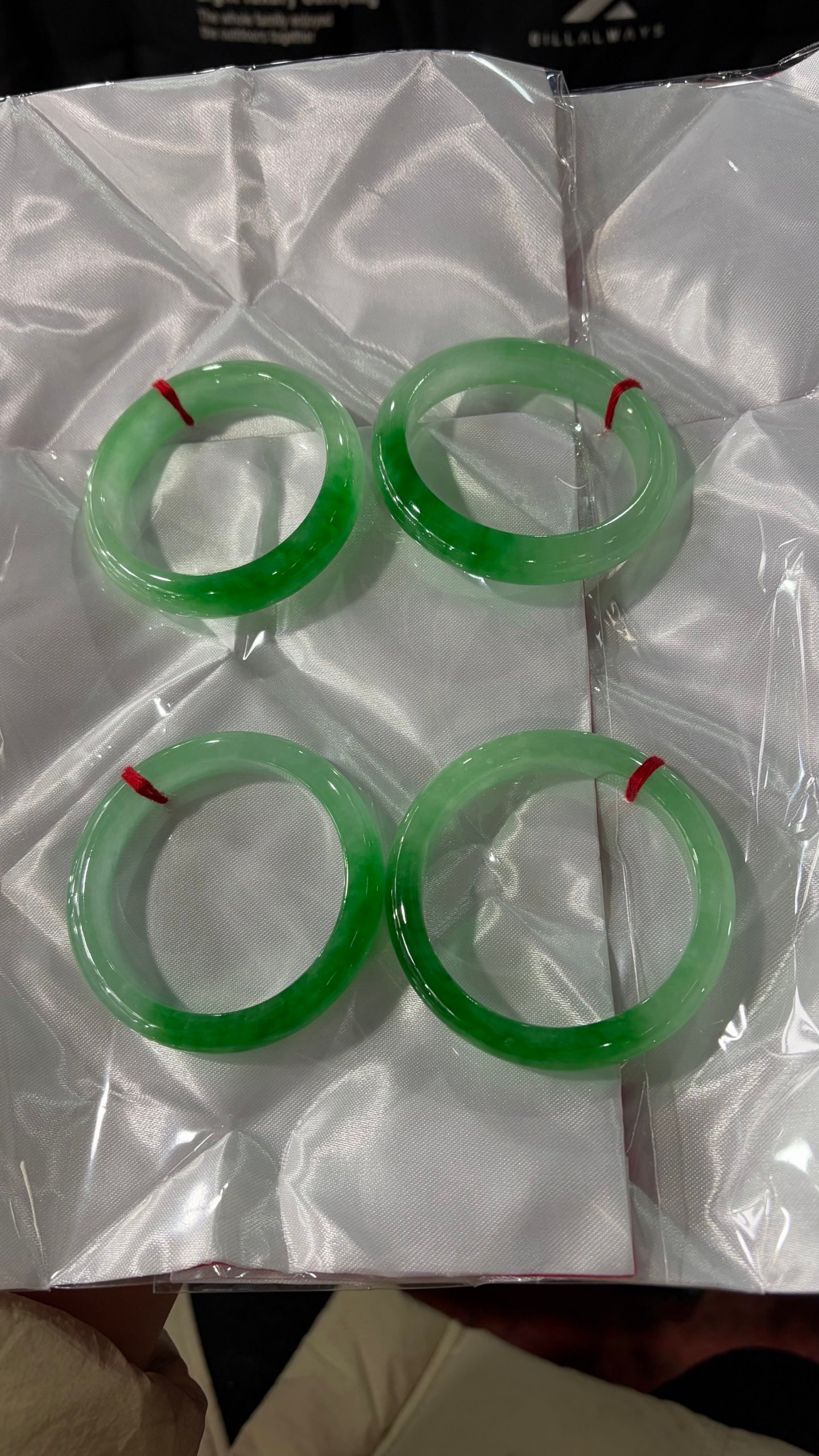 Green jadeite bangle: Green jadeite bangle Provenance:Mr. Stefan, Minneapolis, Minnesota. Our dedicated team expertly handles both domestic and global shipping arrangements.We also offer CONSOLIDATED SHIPPING for all goods