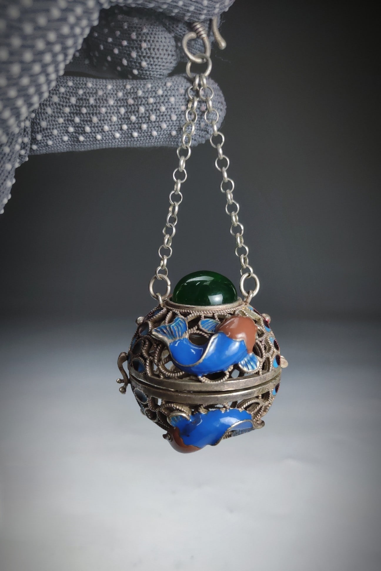 Republic of China Silver Sachet: Republic of China era silver sachet, silver enameling technique, inlaid with jade. Provenance:Mr. Stefan, Minneapolis, Minnesota. Our dedicated team expertly handles both domestic and global shipping