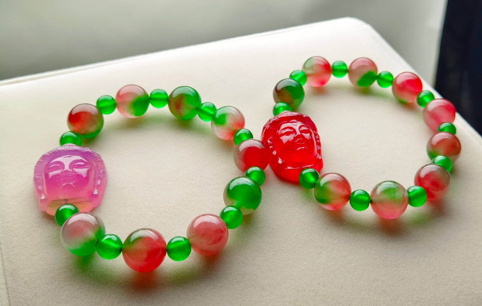 Top-grade dragon stone type multicolored jadeite bracelet: Top-grade dragon stone jadeite bracelet with colorful colors, excellent translucency, absolutely perfect. Provenance:Private collection from a professor in University of Pennsylvania. Our dedicated