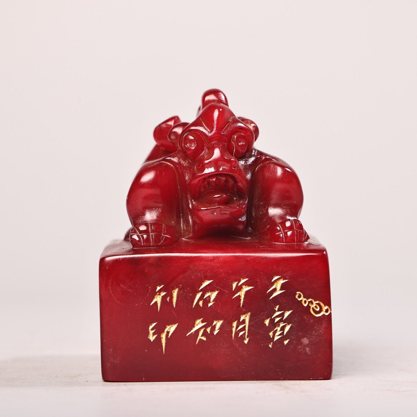 Rare high-relief carving of Shoushan stone and red Tianhuang stone seal ornaments from a rare (1 of 10)