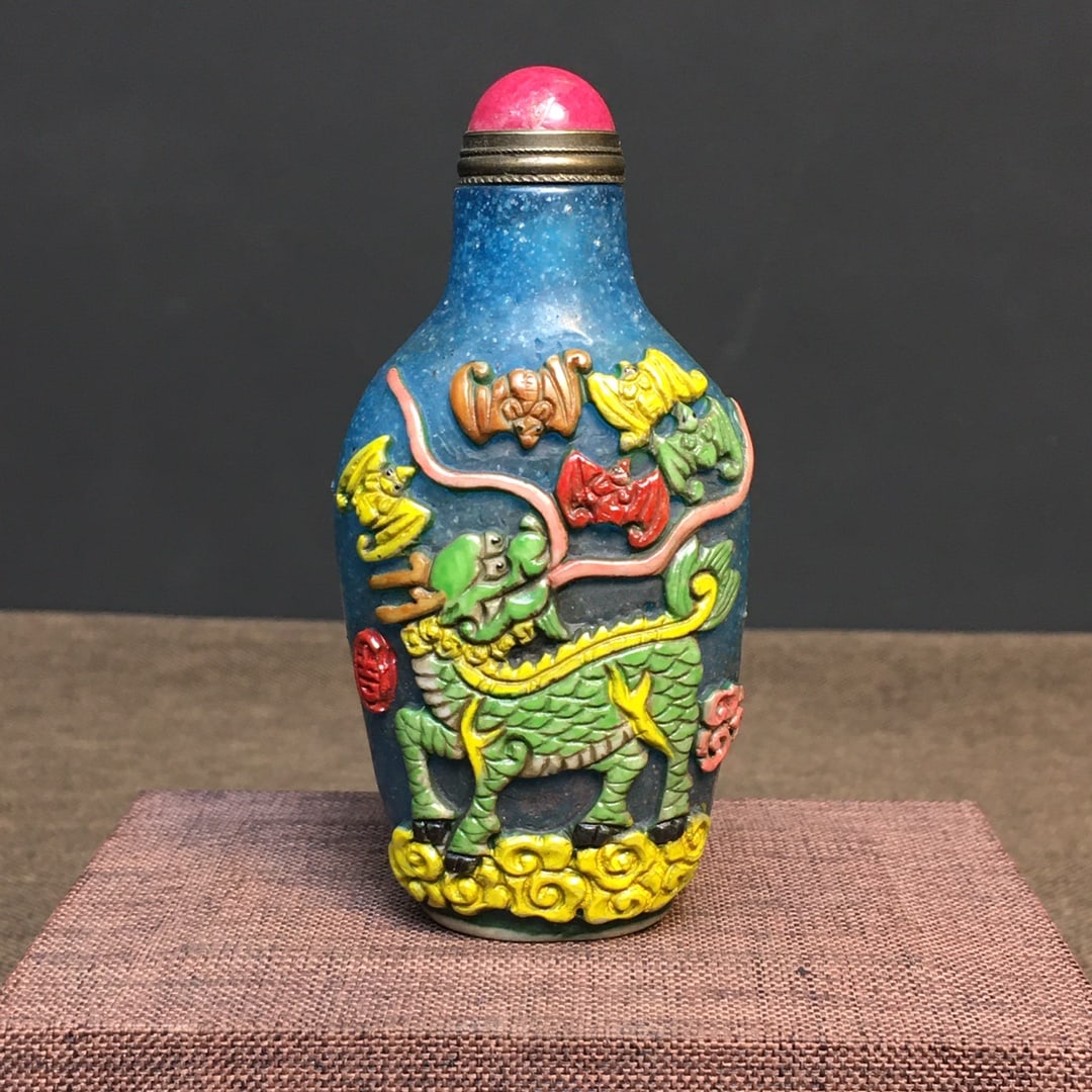 Glass carved and painted snuff bottle (1 of 9)