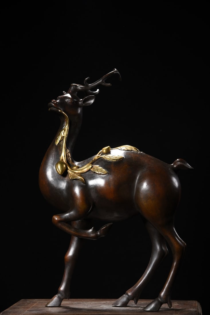 Large-sized Golden Deer Offering Longevity Ornament (1 of 9)