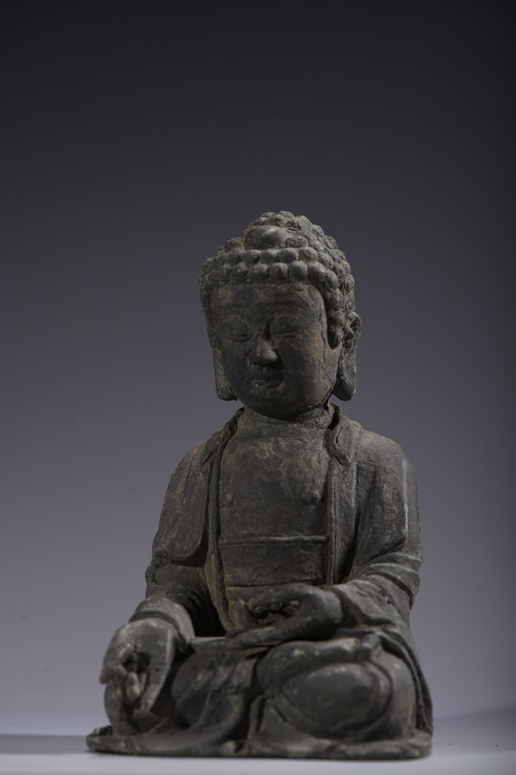 Copper, Chased, Shakyamuni Buddha Statue: A cloisonne enamel vase with a copper body, 36cm high, approximately 20cm in diameter, with a mouth diameter of 11.5cm, and weighing 999 grams. Provenance:Private collection, Connecticut. Our dedicate