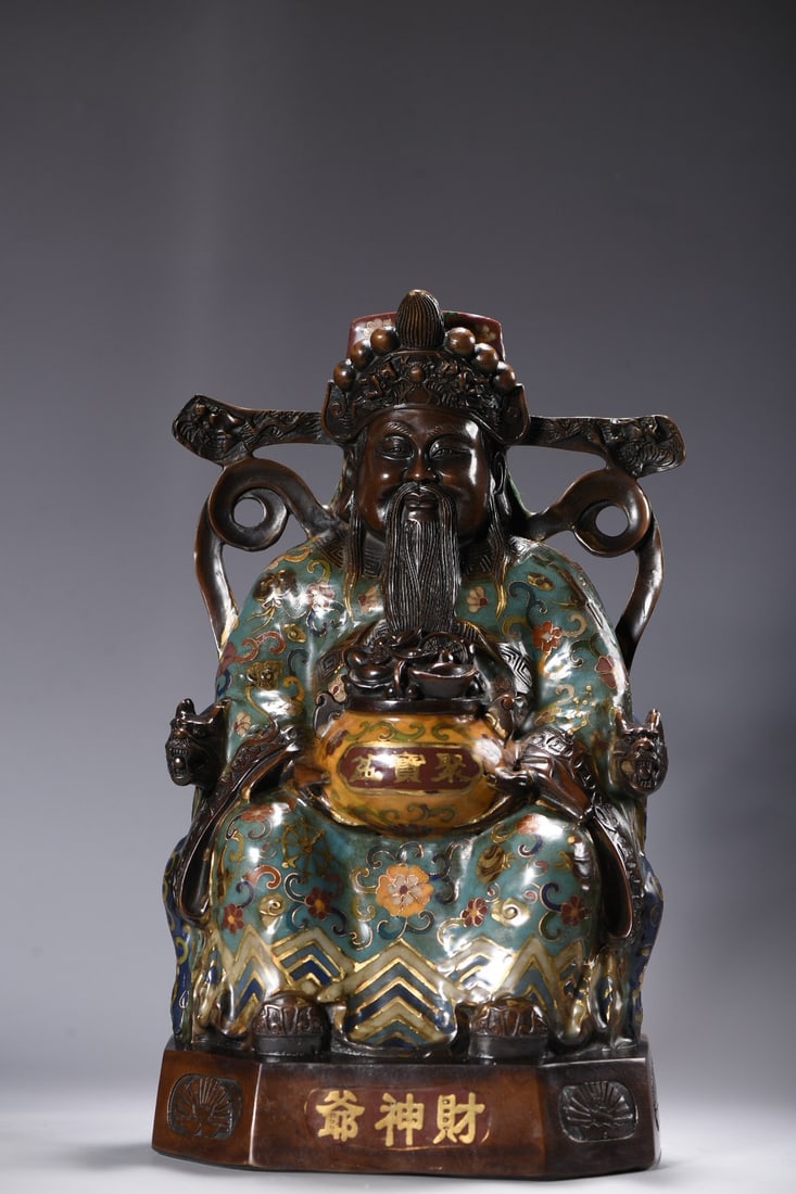 Copper-bodied cloisonne God of Wealth statue: A cloisonne enamel vase with a copper body, 36cm high, approximately 20cm in diameter, with a mouth diameter of 11.5cm, and weighing 1001g. Provenance:Private collection, Connecticut. Our dedicated te