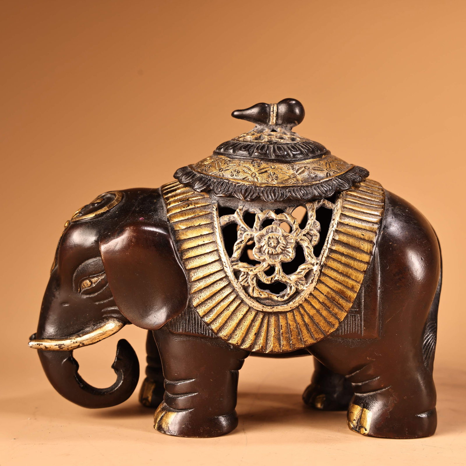 Rare antique pure copper high-relief gilt silver elephant incense burner: This rare, antique pure copper incense burner with gilt silver elephant design and high relief carving is exquisitely crafted and beautifully shaped. It weighs 750 grams, is 11.5 cm high, and 14 cm wi
