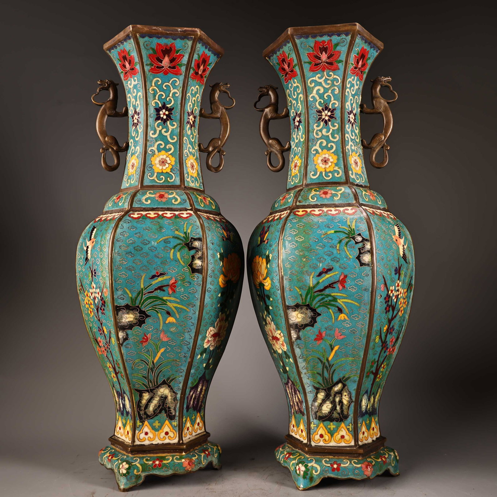 A pair of rare, antique, pure copper, high-relief, cloisonne enamel, hexagonal vases.: pair of rare, antique pure copper hexagonal vases with high-relief engraving and cloisonne enamel decoration. Exquisite craftsmanship and beautiful shape. Weighing 5000 grams, 52 cm high and 20 cm wid