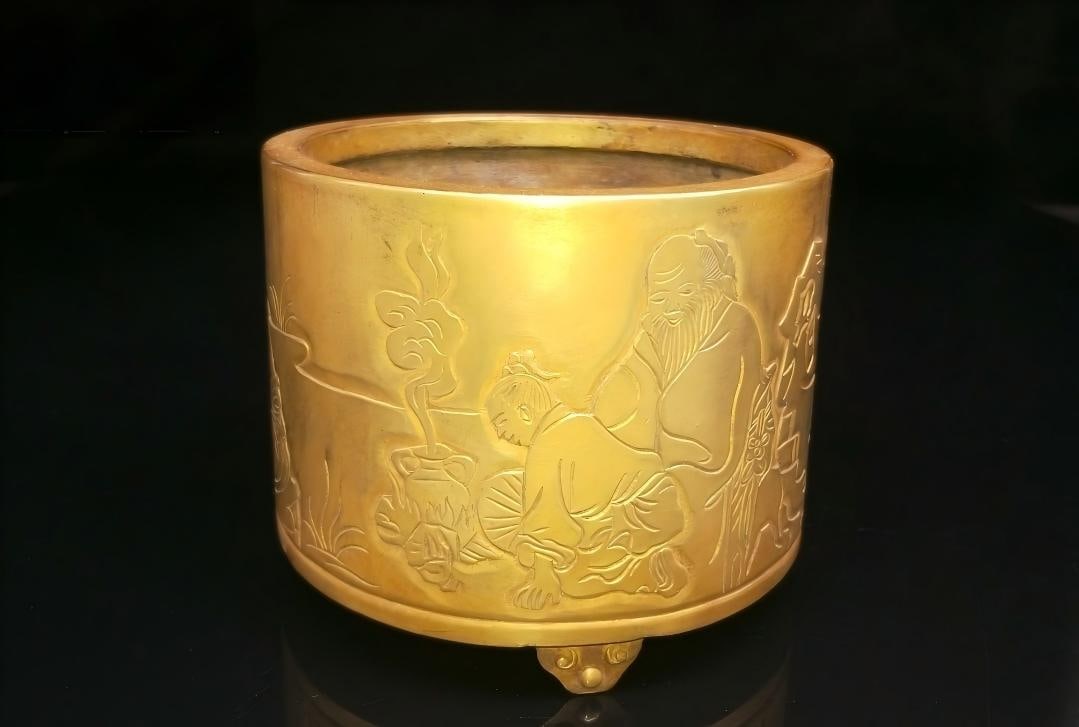 golden incense burner (1 of 7)