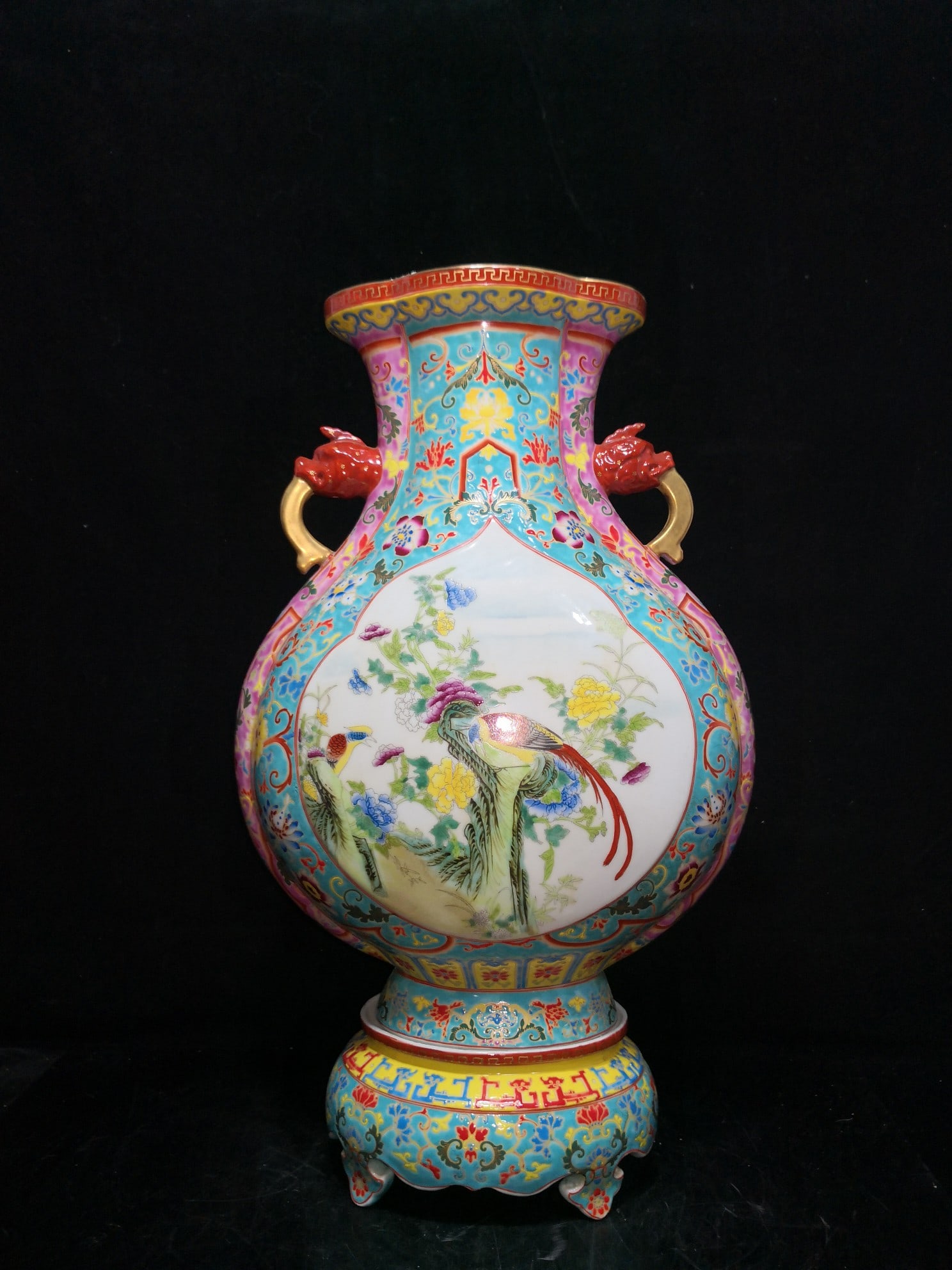 Qing Dynasty official kiln gilt enamel flat bottle with a window and base and two handles (1 of 7)