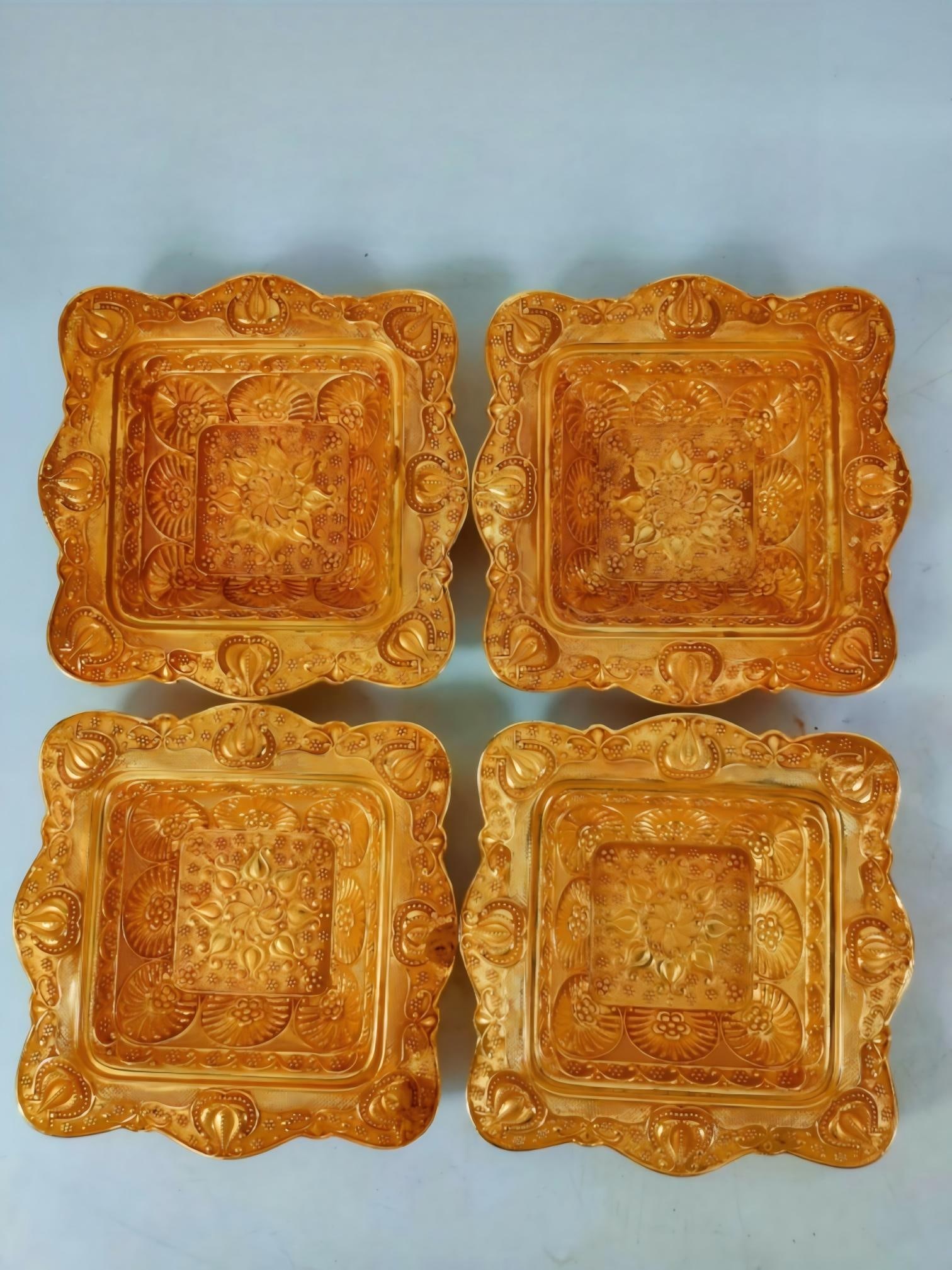 Golden Fruit Platter: Golden Fruit Platter, 13.5x3cm, 170g. Provenance:Private collection from a professor in Yale University. Our dedicated team expertly handles both domestic and global shipping arrangements.We also offe