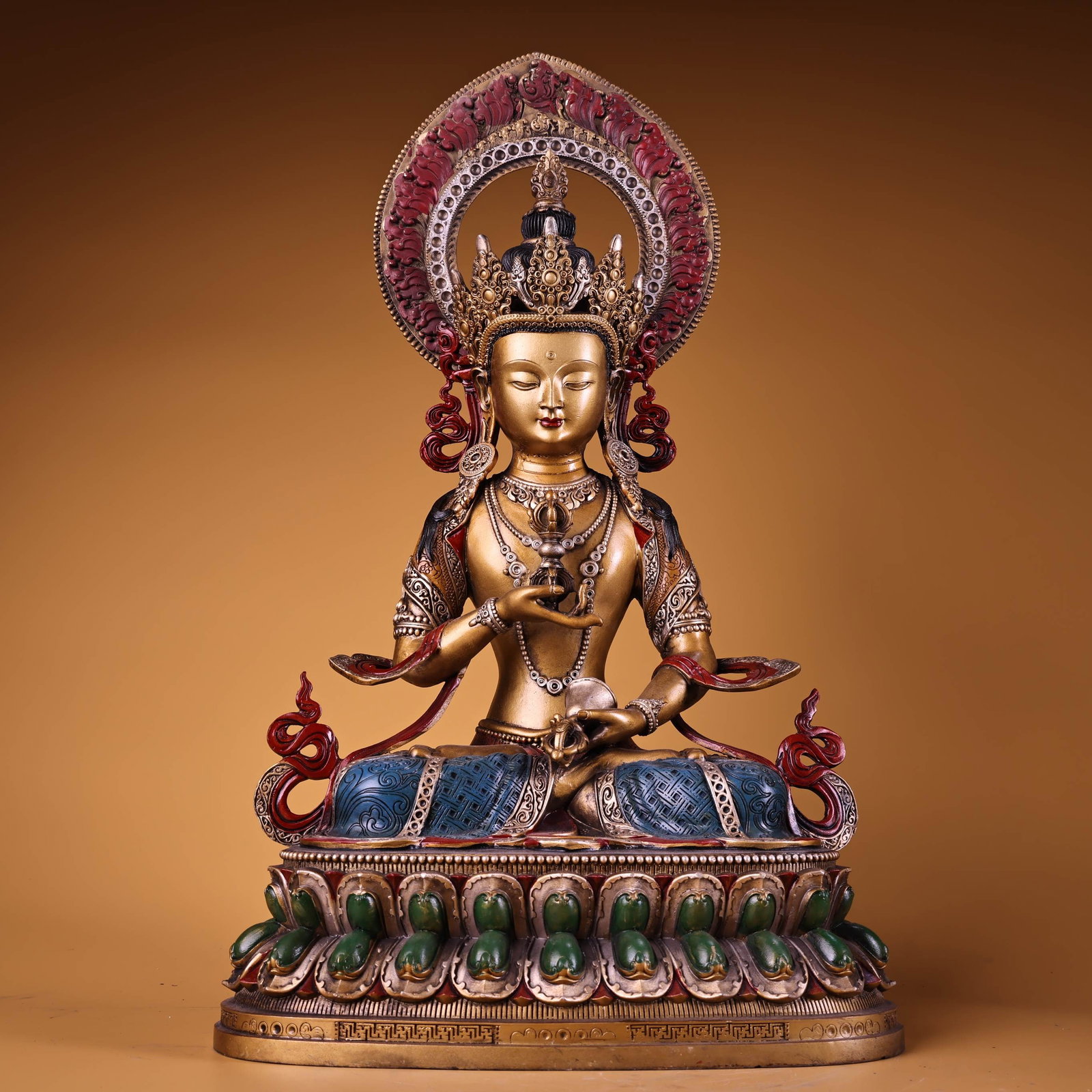 A rare, well-preserved pure copper Vajrasattva Buddha statue, featuring high relief engraving,: A rare, well-preserved pure copper Vajrasattva Buddha statue, featuring high relief engraving, polychrome painting, and gilding. Exquisitely crafted and beautifully sculpted, it weighs 5400 grams, mea