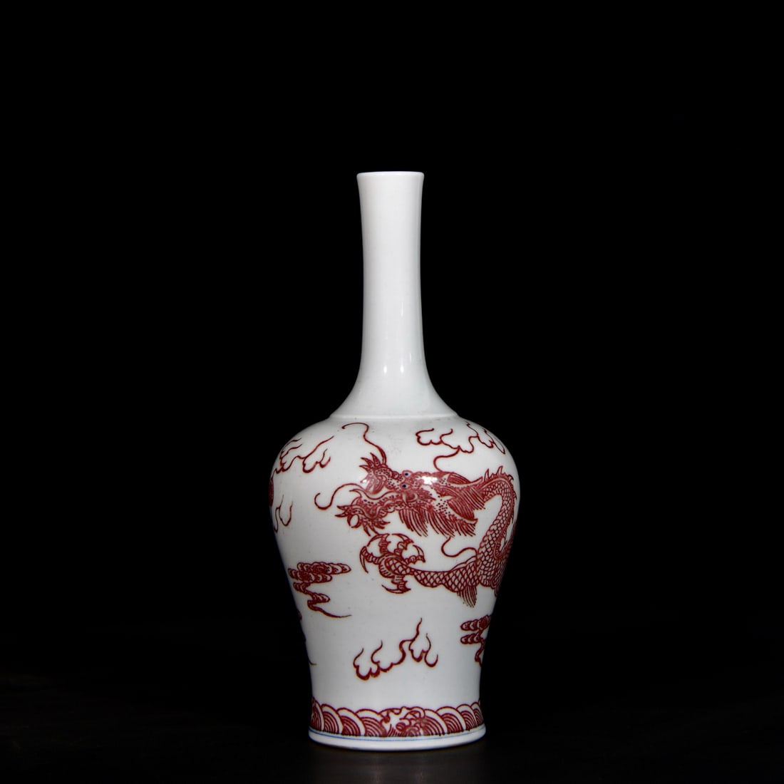 Kangxi period underglaze red dragon pattern bell vase of the Qing Dynasty (1 of 9)