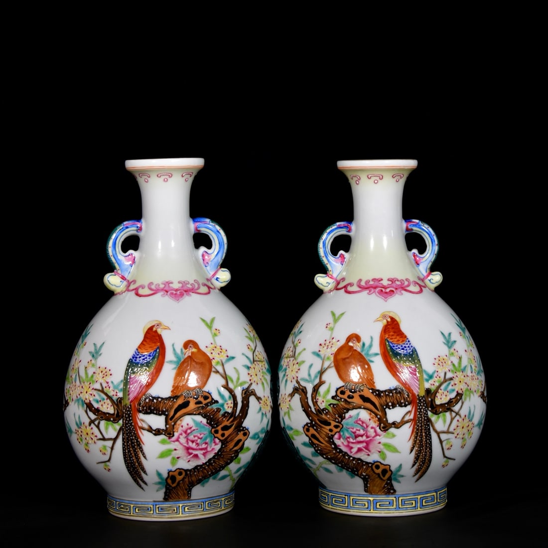 Qing Dynasty Qianlong period enamel-painted Yuhuchun vase with floral and bird design (1 of 9)