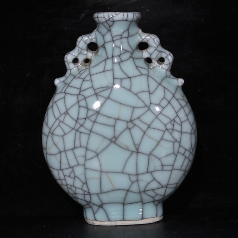 Song Dynasty Ge Ware Crackle Double-eared Flat Bottle (1 of 9)