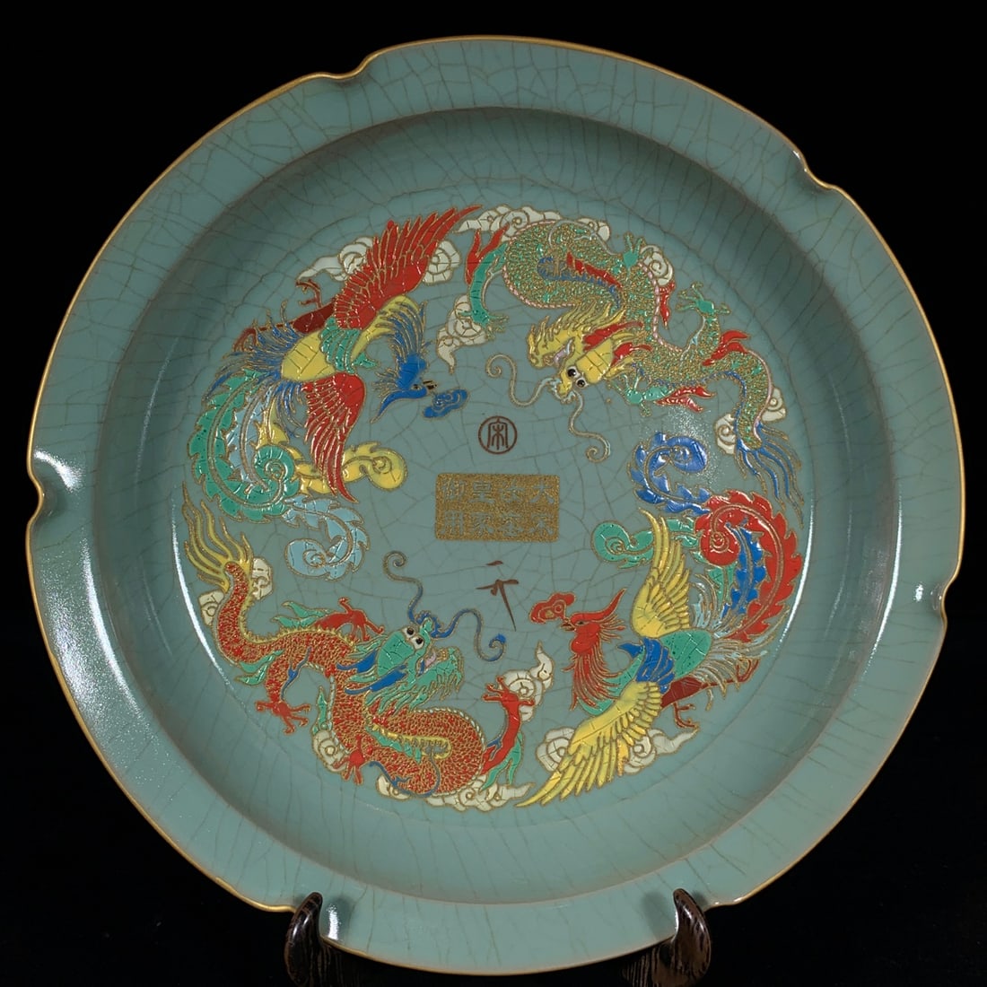 Song Dynasty Ru ware painted dragon and phoenix pattern flower-shaped plate (1 of 9)