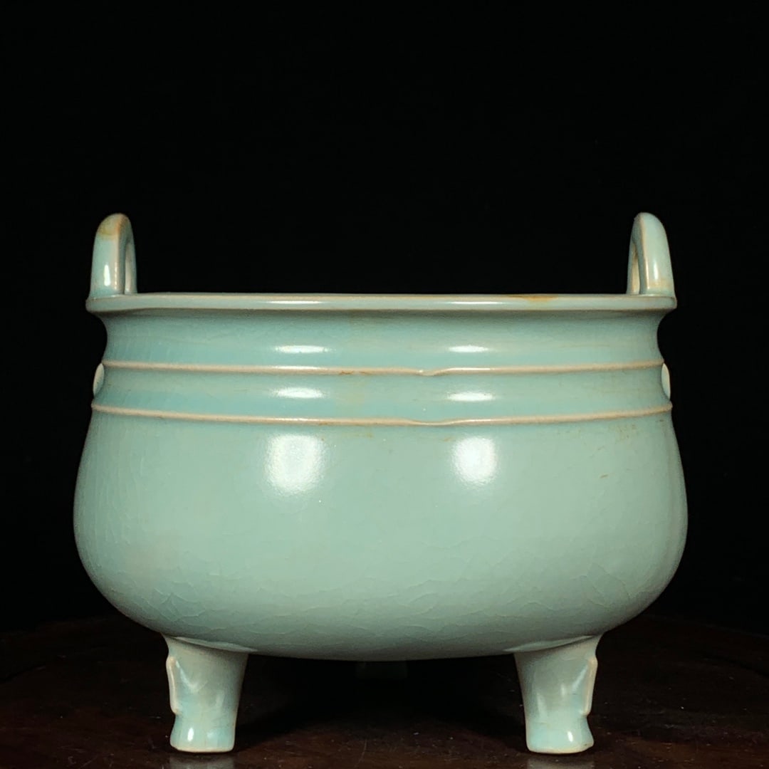 Song Dynasty Ru Kiln Double-eared Tripod Incense Burner (1 of 9)