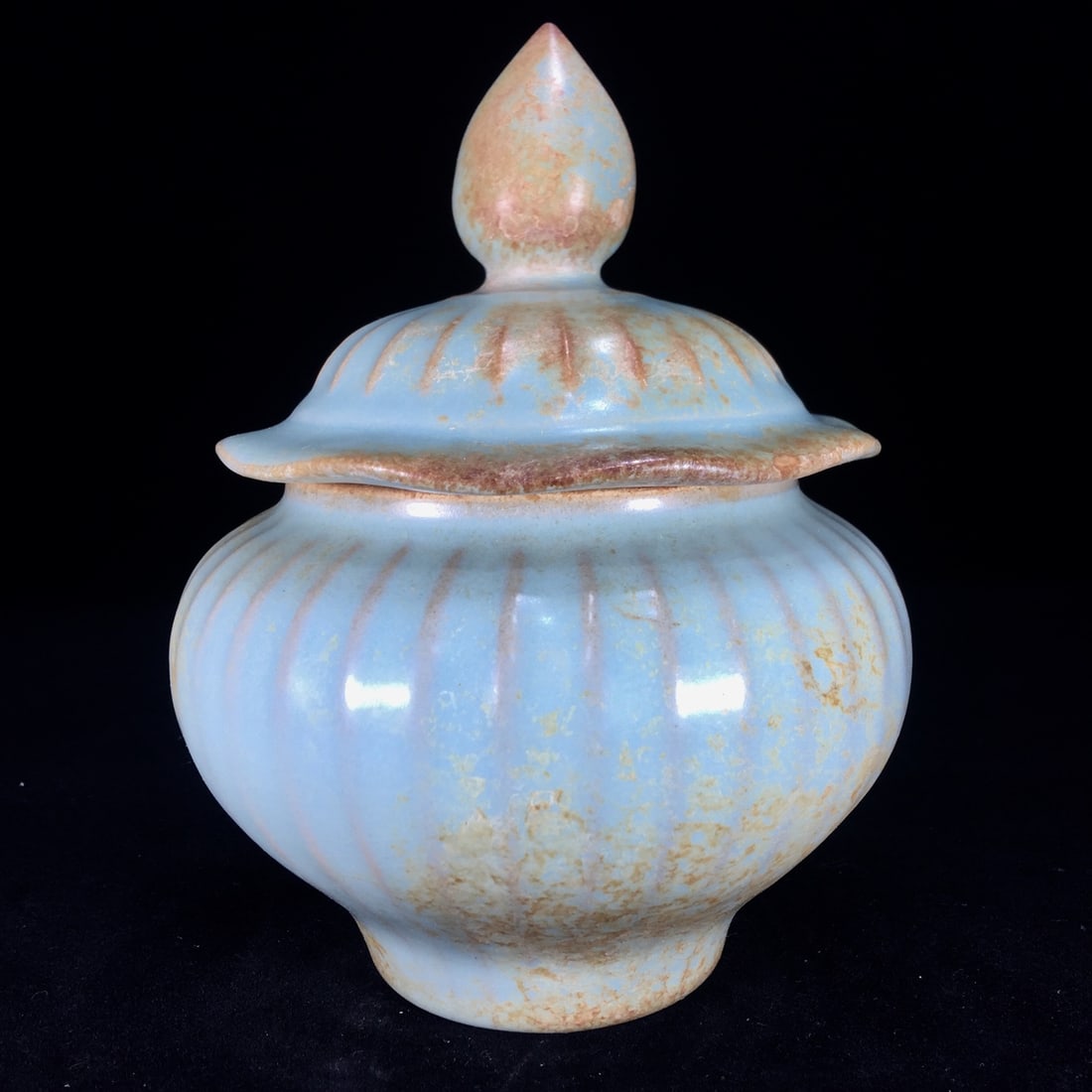 Song Dynasty Ru ware covered jar (1 of 9)