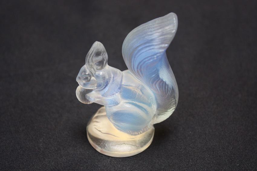 Art Glass Sabino Squirrel with Nut (1 of 3)