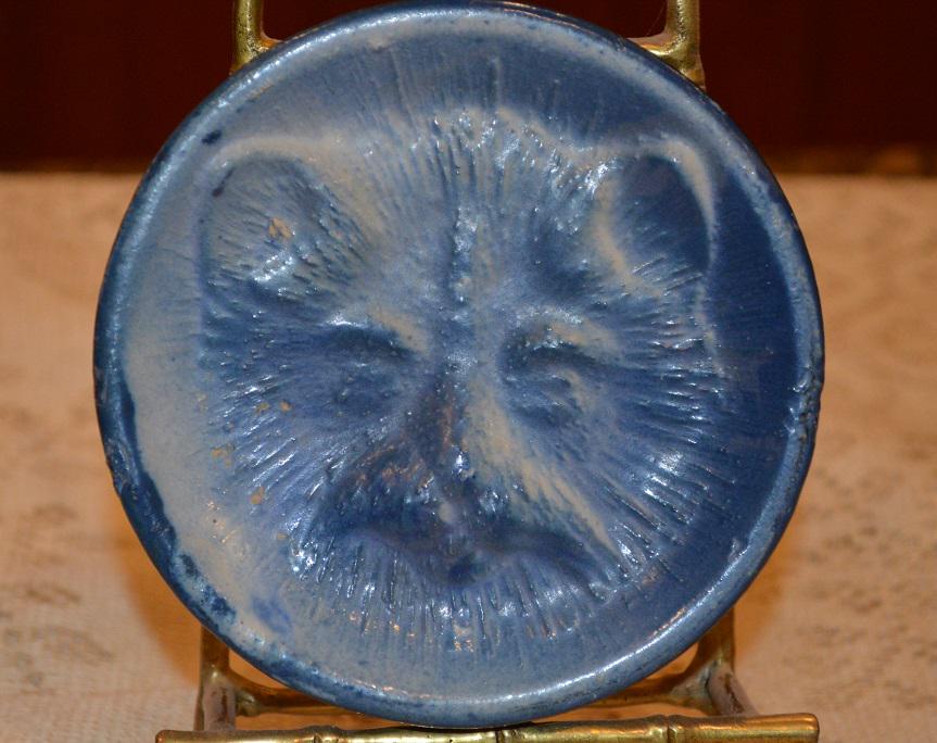 Antique Blue And White Stoneware Cat Soapdish (1 of 3)