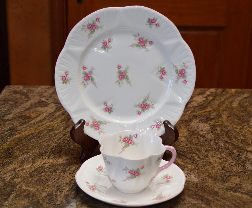 Shelley China 13545 Bridal Rose-Rose Spray Trio (1 of 5)