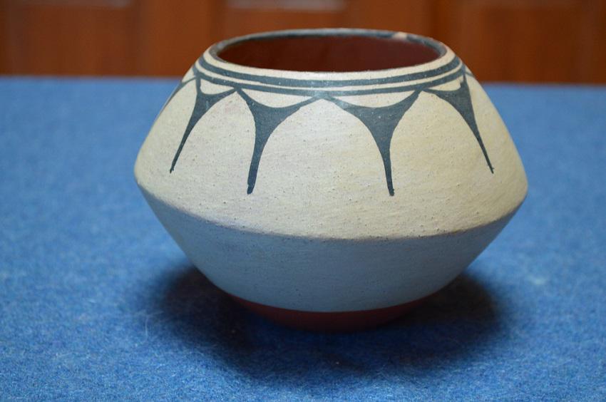 Santa Domingo Signed Pottery Pot, Arthur & Hilda (1 of 5)