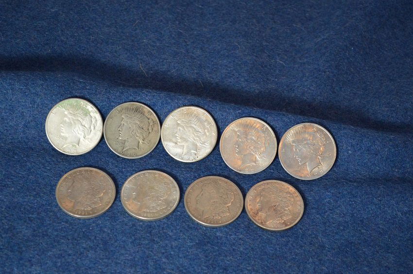 Lot of 9 Silver Dollars, 2 Morgan, 7 Peace, 1921-1923 (1 of 3)