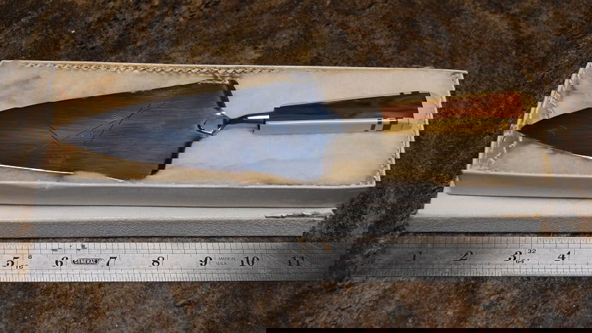 Circa 1940's Bakelite Pie Lifter/server (1 of 2)