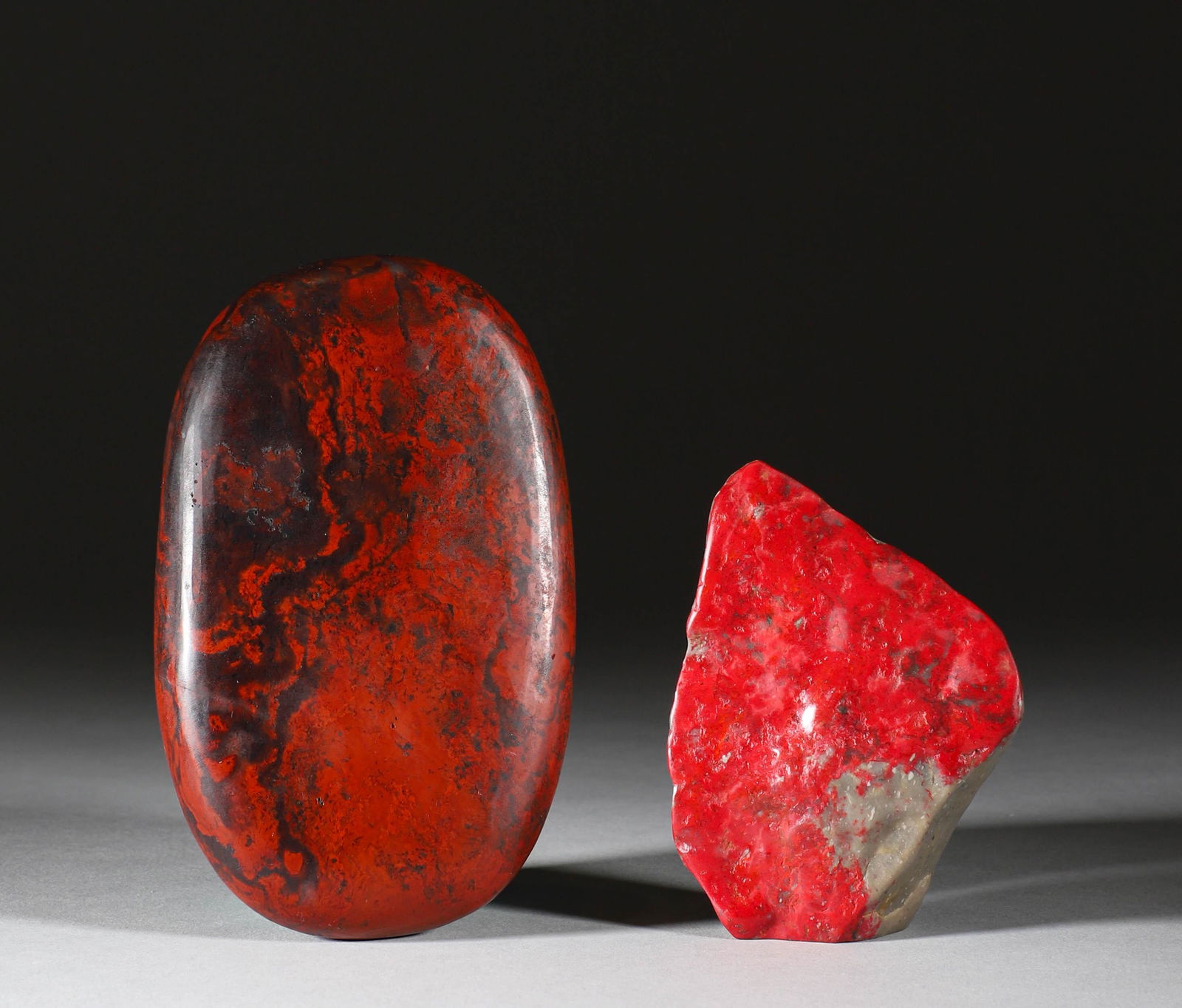 In the Qing Dynasty, Shoushan chicken blood stone decoration (1 of 6)