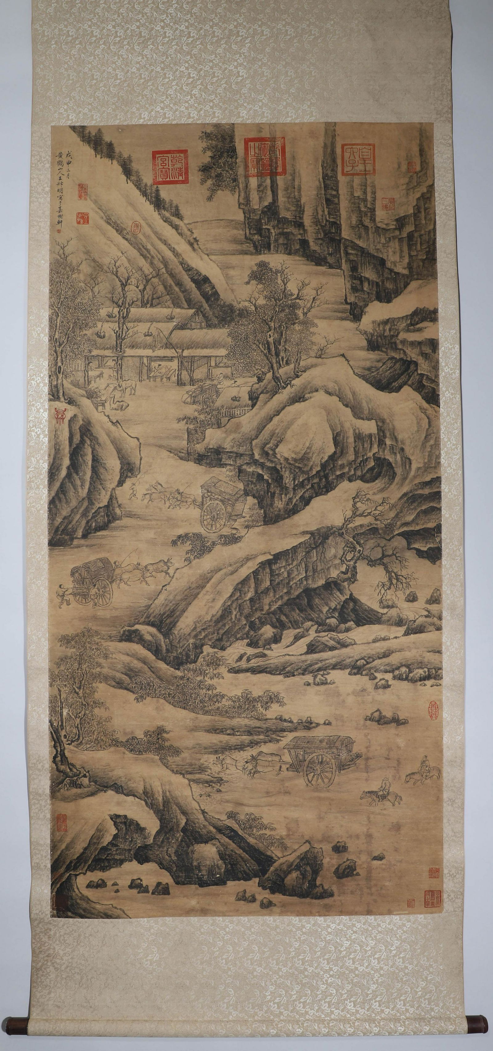 In the Qing Dynasty, Wang Meng's paper landscape painting: H:181cm,W:88cm,