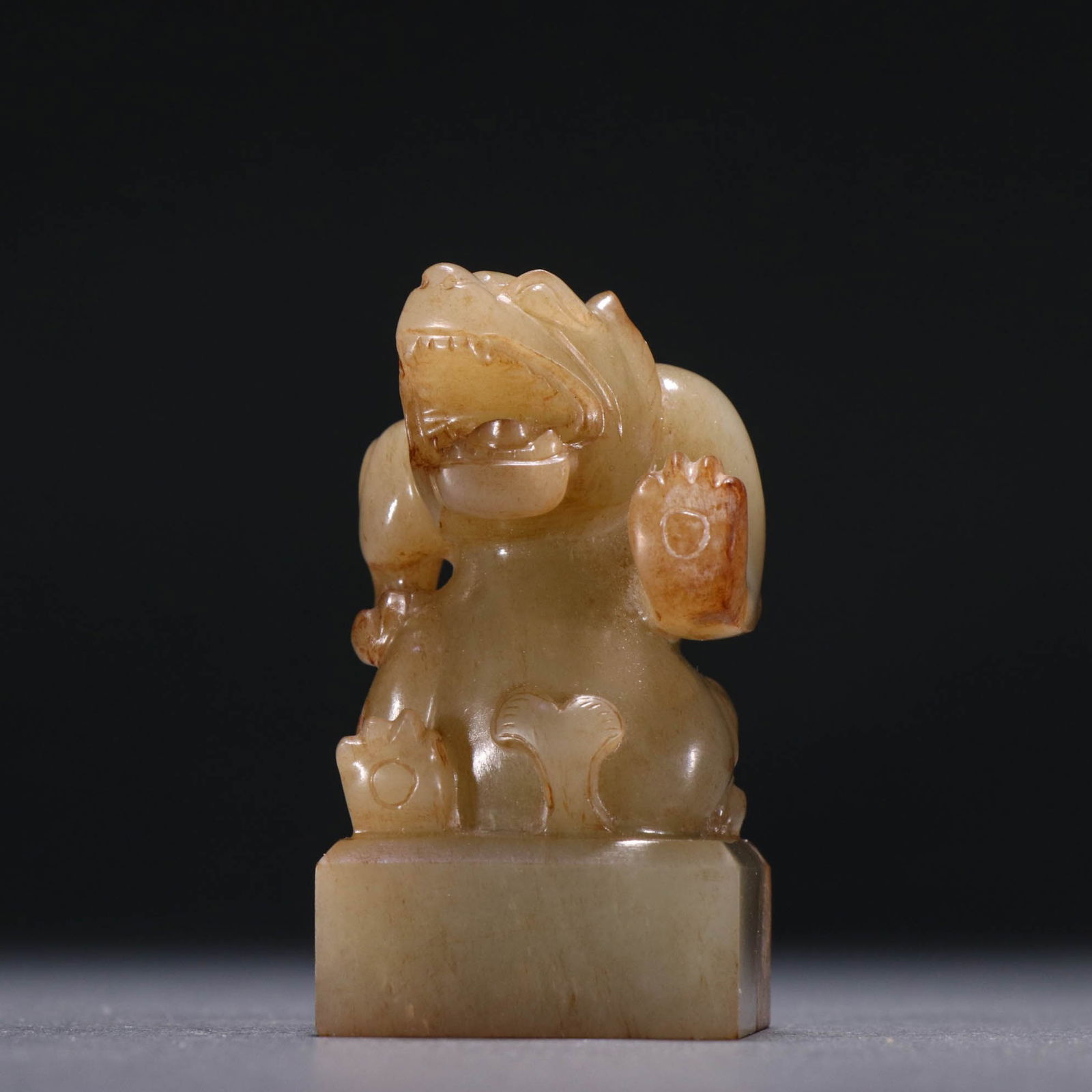 Ming Dynasty or before, Hetian Yuxiong button seal (1 of 9)