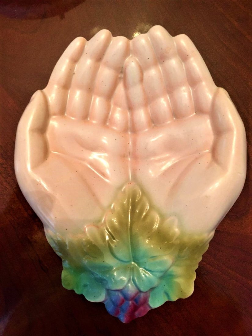 Kusnetsov Russian Antique Porcelain figural Dish: Kusnetsov Russian Antique Porcelain .Measures 7.5" by 5" . excellent condition