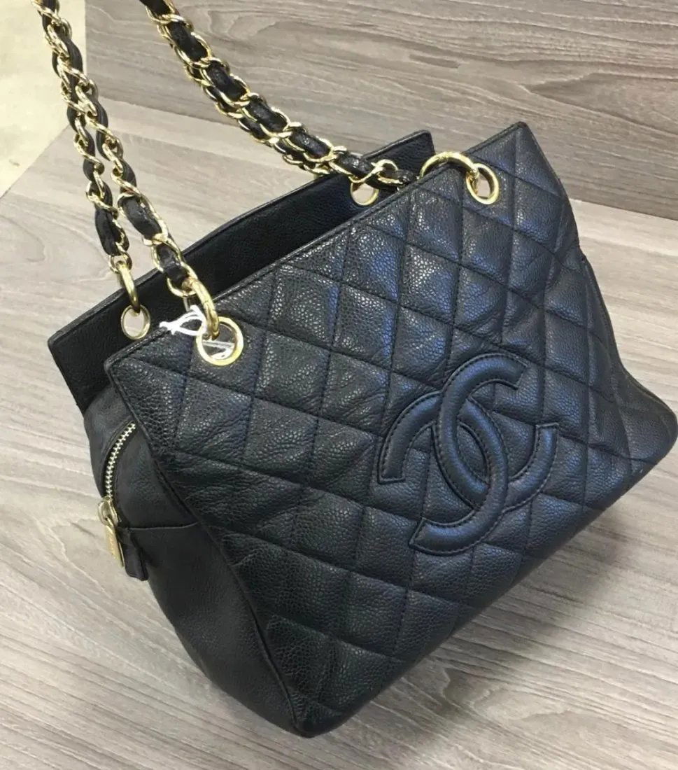 Chanel Paris Quilted Lamb skin Black Caviar large Logo Bag Made in Italy (1 of 8)