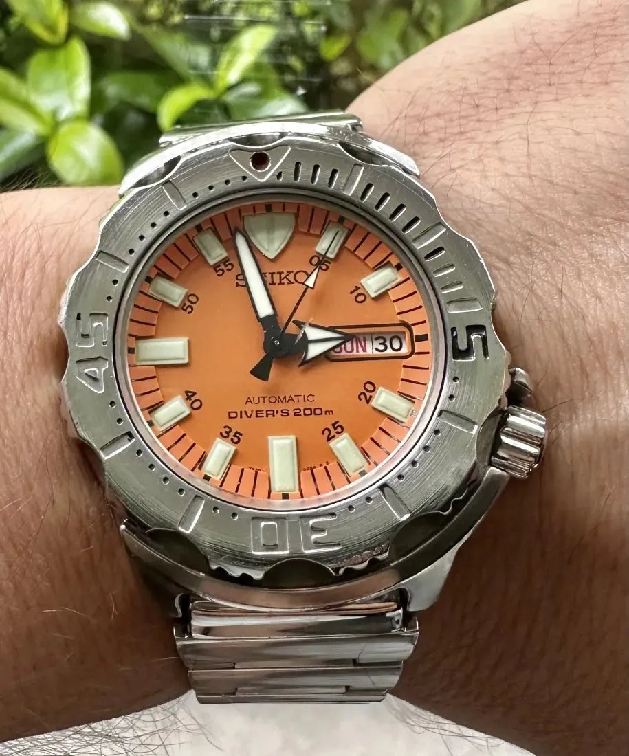 SEIKO Orange Monster 7S26-0350 SKX781 Diver 200m Automatic: Reference number7S26-0350. Case material-Steel,Case diameter-42 mm ,Water resistance-20 ATM,Bezel material-Steel,Dial-Orange.