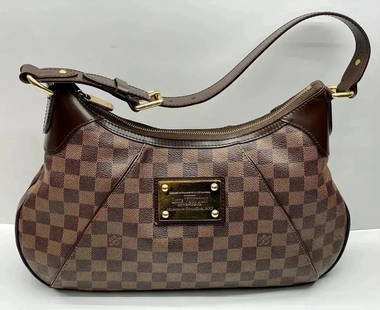 LOUIS VUITTON Damier Ebene Thames GM Shoulder Bag: LOUIS VUITTON Damier Ebene Thames GM.This stylish shoulder bag is crafted of Louis Vuitton's signature Damier coated canvas. The bag features dark brown leather trim and an adjustable looping shoulder