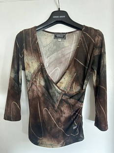 Versace Beautiful Jeans Couture Women's Top size M / Rayon Made in ITALY: Versace Beautiful Jeans Couture Women's Top. Size Medium .Very pleasant cool fabric Rayon .Made in ITALY . IN EXCELLENT CONDITION.
