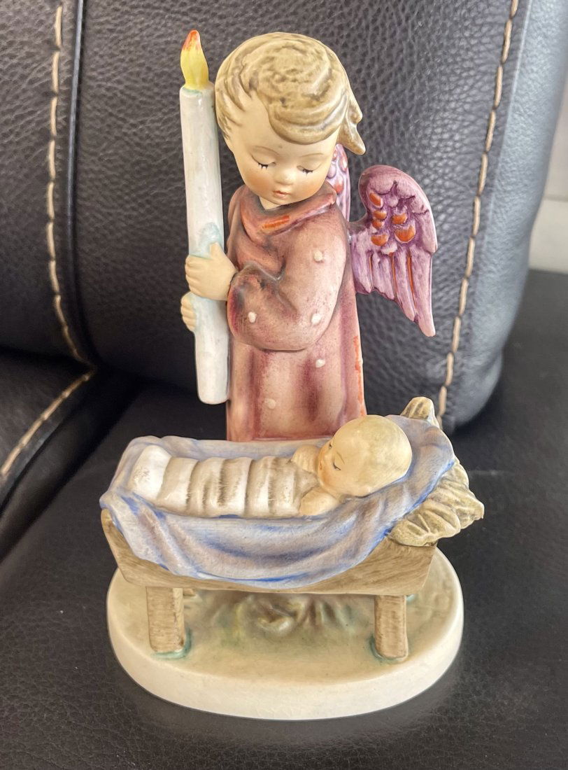 Goebel W. GERMANY Porcelain FIGURINE . in excellent condition  3.5" tall . (1 of 6)