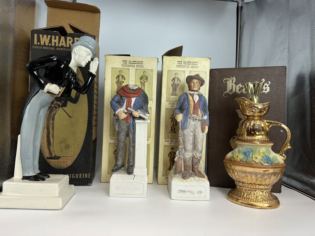 Kentucky Bourbon Decanter 4p COLLECTION (1 of 13)