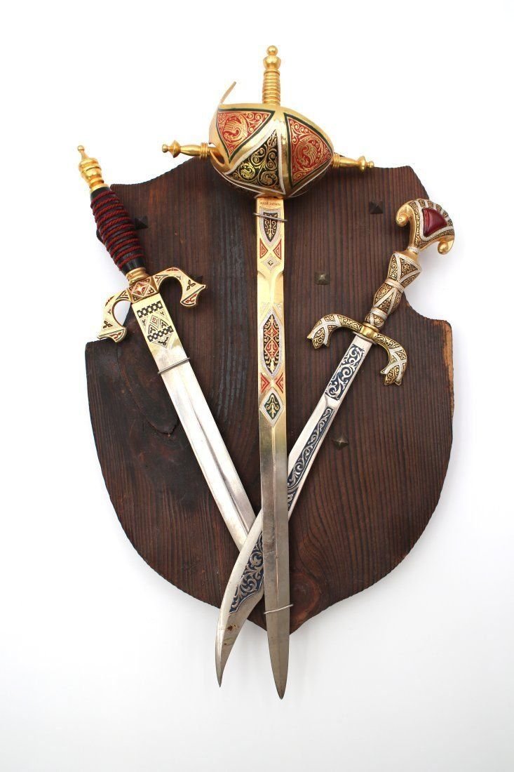 Vintage Spanish Sword and Shield Wooden Wall Plaque (1 of 7)