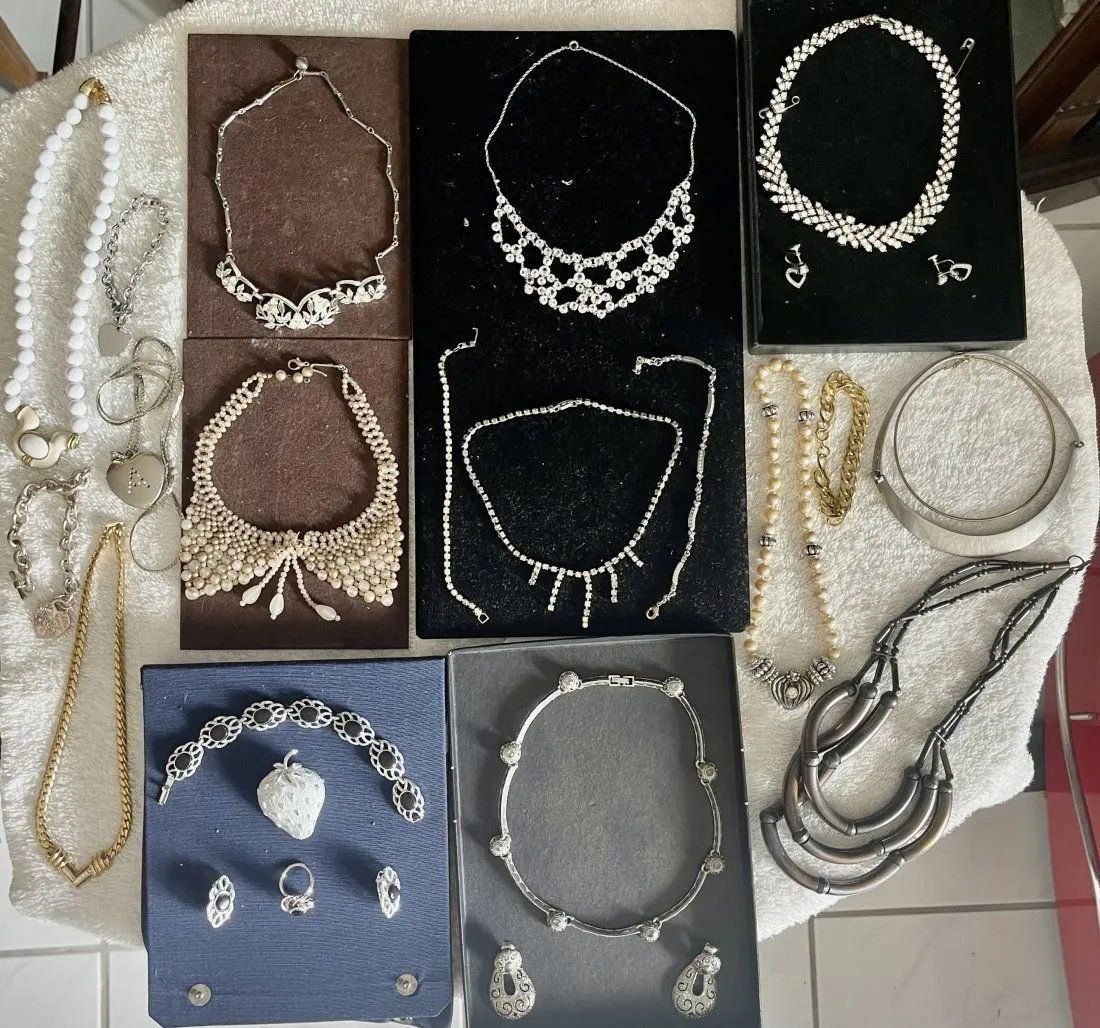 Lot of Custom jewelry Sara Cove set (1 of 13)