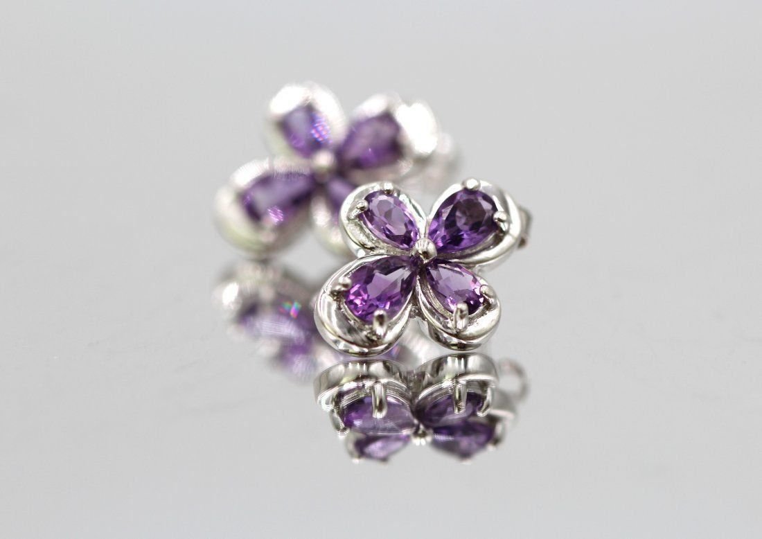 Gorgeous 1.6CT Amethyst Flower Stud Earrings in Sterling Silver (1 of 7)