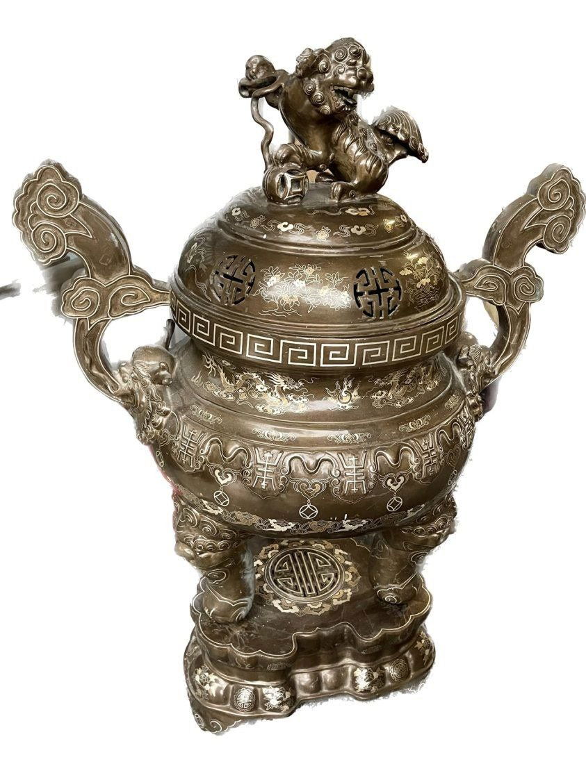 MONUMENTAL Museum Quality Antique Vietnamese Oriental Large Very Heavy Bronze Vessel on stand . (1 of 15)