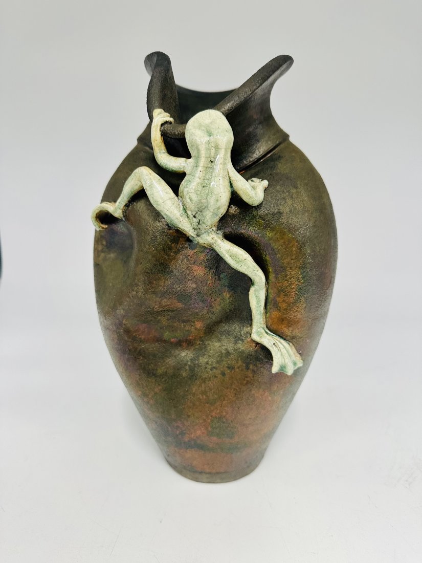 Mitchell Grafton Vase With Frog signed (1 of 7)